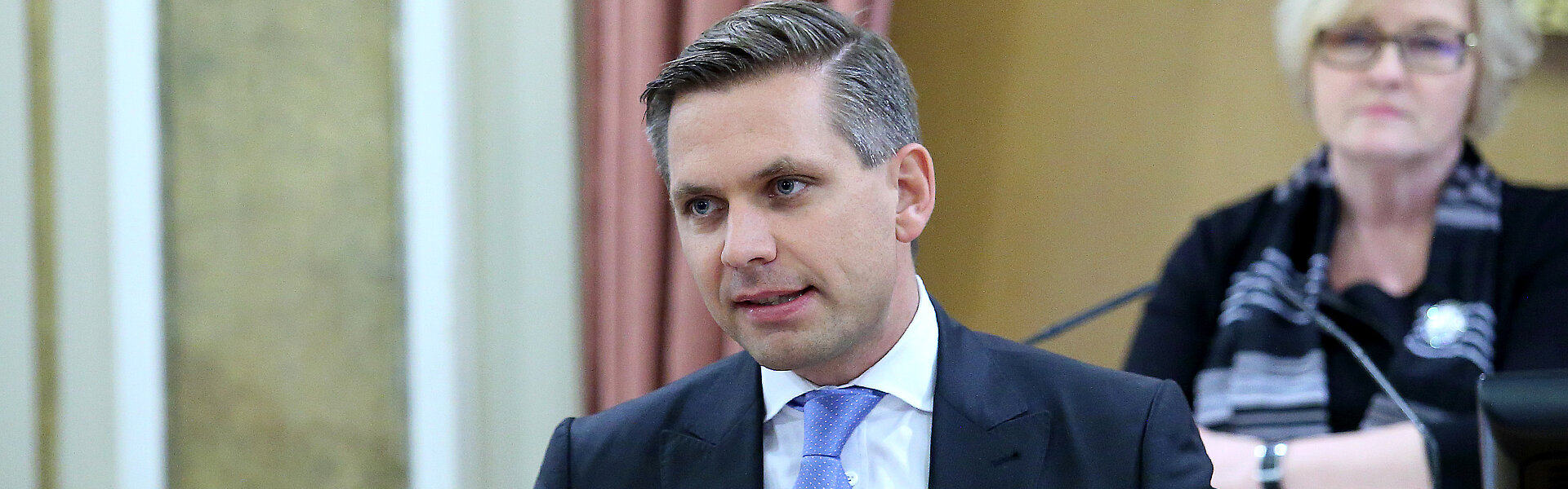 Hattmannsdorfer: „Müssen jene, mit gültigem Asylbescheid in den Arbeitsmarkt bringen“